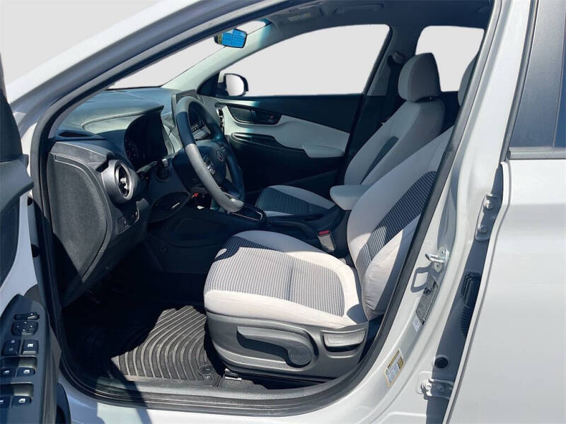 2023 Hyundai Kona SE