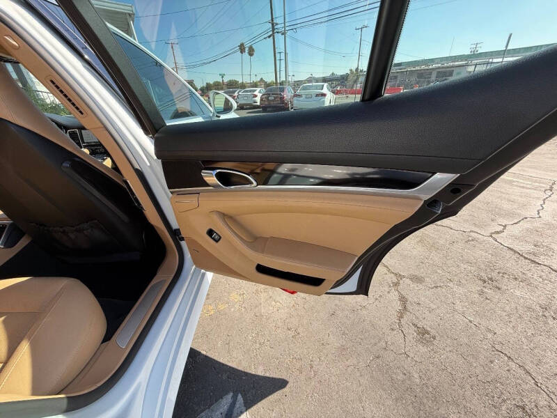 2016 Porsche Panamera S