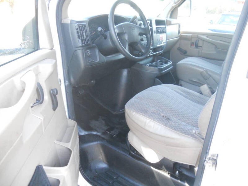 2007 Chevrolet Express G3500 null photo 12