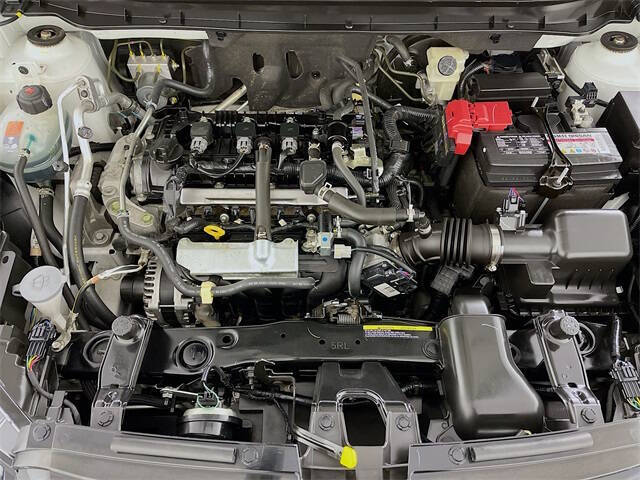 2022 Nissan Kicks SR