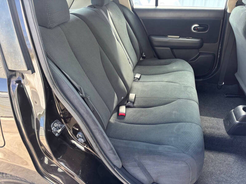 2011 Nissan Versa 1.8 S