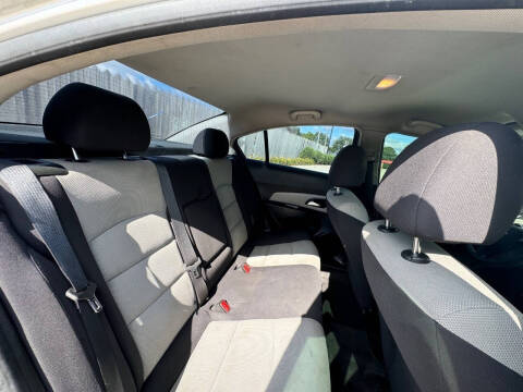 2013 Chevrolet Cruze LS Auto