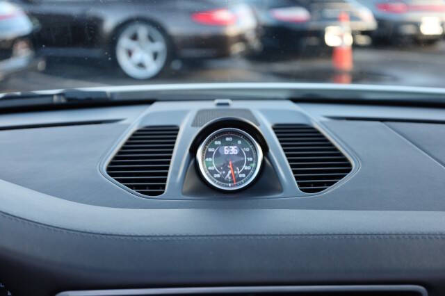 2015 Porsche 911 Carrera GTS