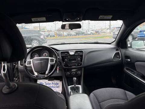 2012 Chrysler 200 Touring