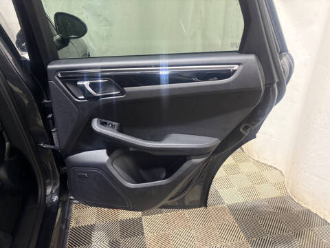 2017 Porsche Macan S