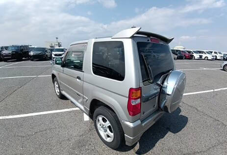 2000 Mitsubishi Pajero Mini