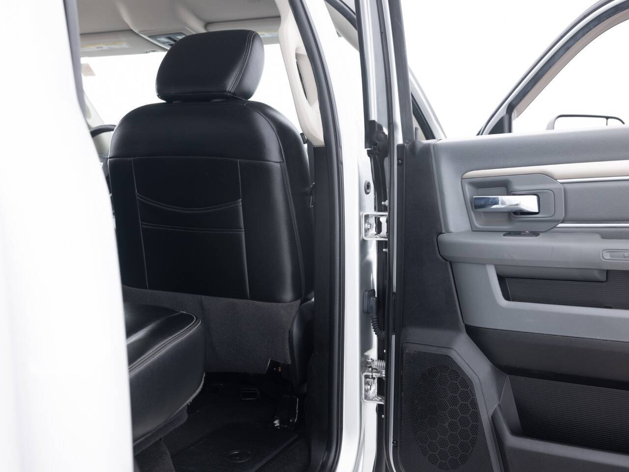 Used Car 2017 Ram 1500  Big Horn 4x4 4dr Crew Cab 5.5 Ft. Sb Pickup For Sale Under $25,000 In Coal City, Illinois