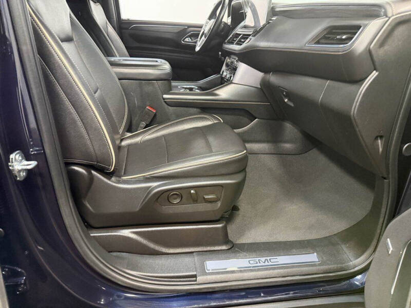 2024 GMC Yukon XL SLT