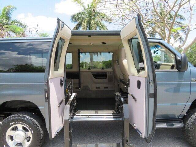 2013 Ford E-Series E-150 XLT