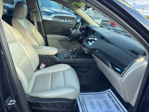 2023 Cadillac XT4 Premium Luxury