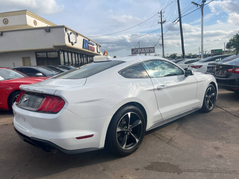 2022 Ford Mustang EcoBoost