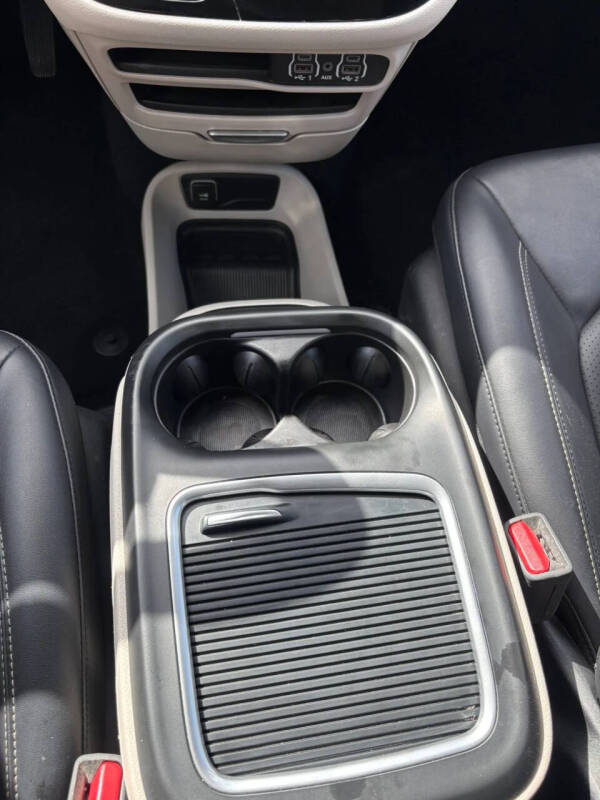 2024 Chrysler Pacifica Touring L