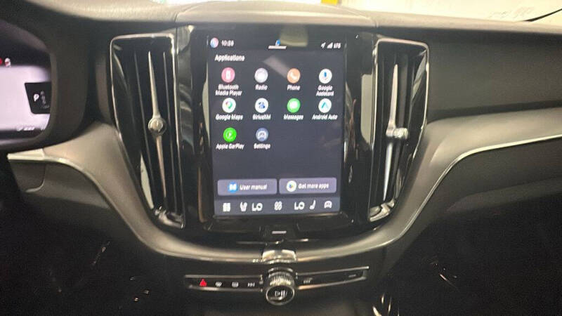 2024 Volvo XC60 B5 Core Dark Theme