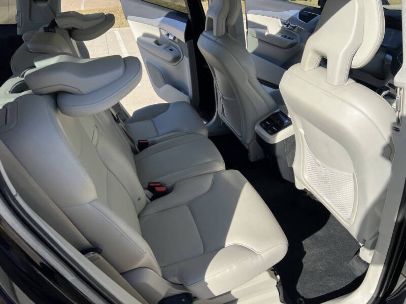 2018 Volvo XC90 T6 Momentum