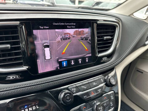 2018 Chrysler Pacifica Hybrid Limited