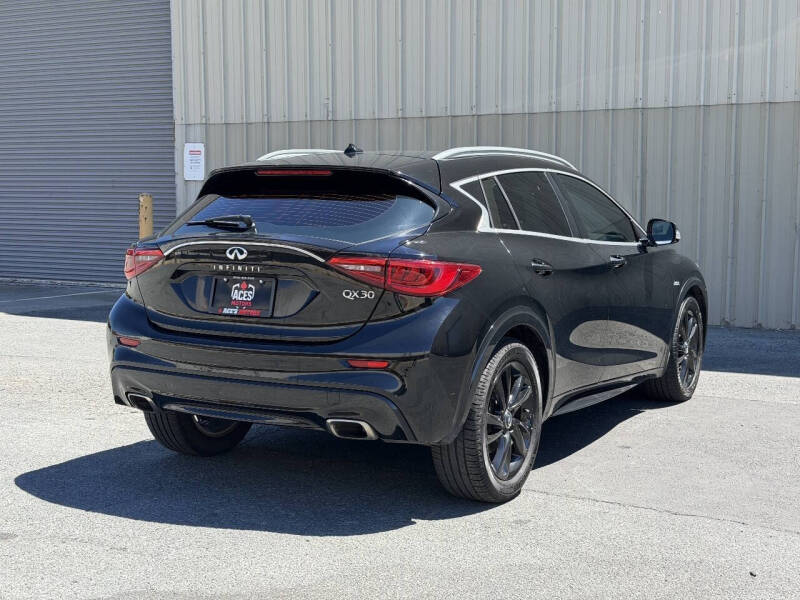 2017 Infiniti QX30 Premium