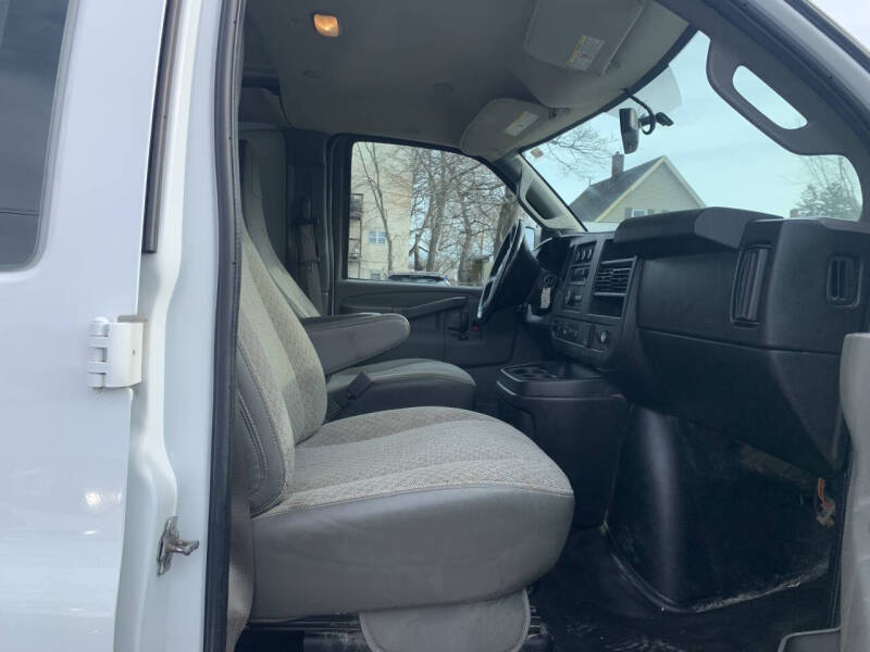 2021 Chevrolet Express 2500