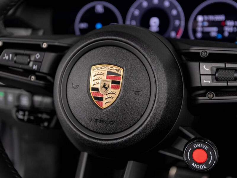 2025 Porsche 911 Carrera