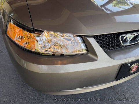 2002 Ford Mustang Deluxe