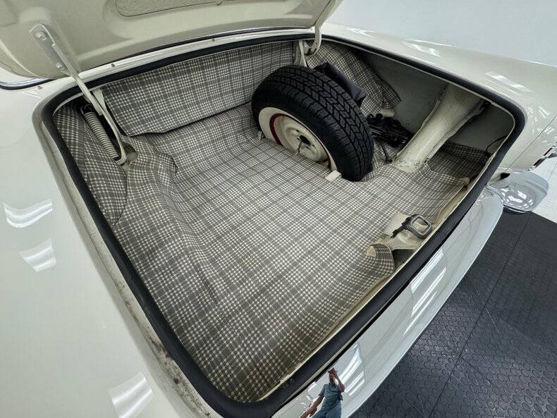 1957 Ford Thunderbird