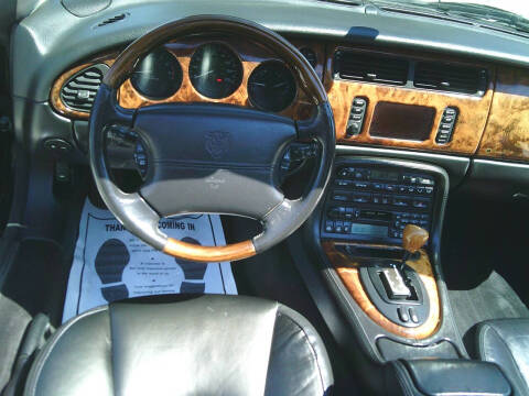 2002 Jaguar XKR