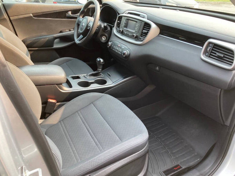 2017 Kia Sorento LX