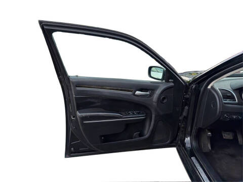 2016 Chrysler 300 C