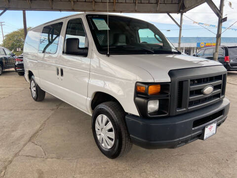 2014 Ford E-Series for sale at EAGLE AUTO SALES in Corsicana TX