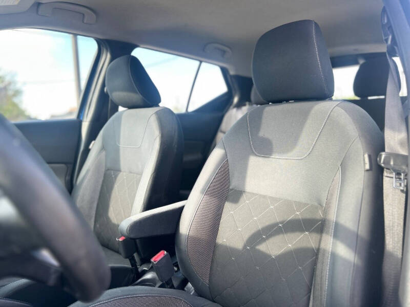 2020 Nissan Kicks SV