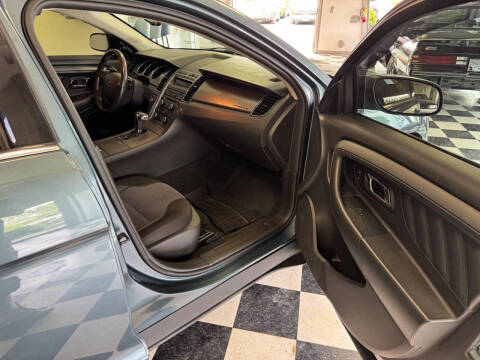 2010 Ford Taurus SEL