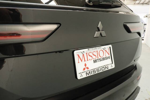 2026 Mitsubishi Outlander LE