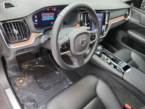 2024 Volvo S60 Recharge T8 Plus Dark Theme