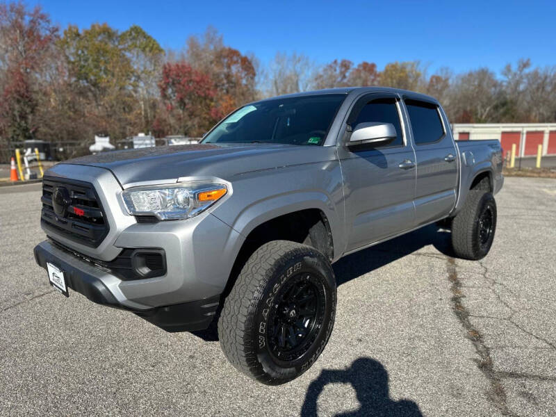 2018 Toyota Tacoma SR's photo