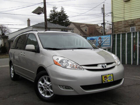 2006 Toyota Sienna for sale at The Auto Network in Lodi NJ