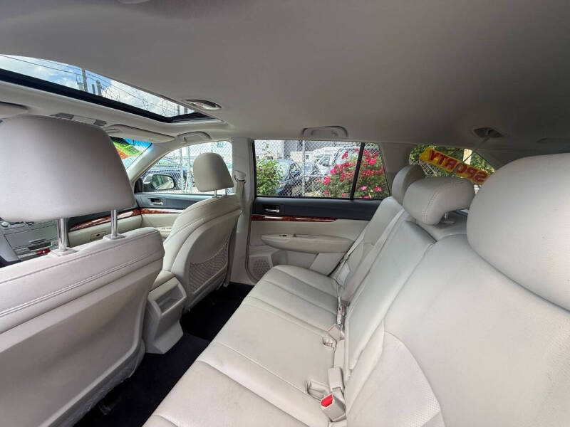 2010 Subaru Outback 2.5i Limited