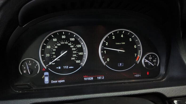 2012 BMW 5 Series 550i Gran Turismo