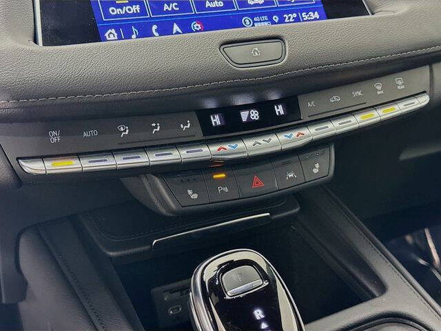 2023 Cadillac XT4 Premium Luxury