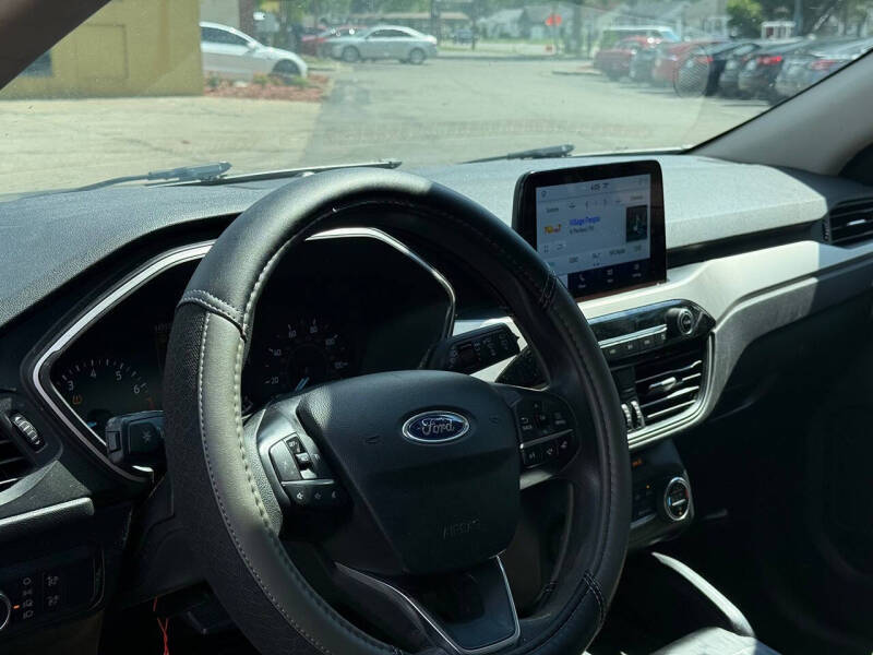 2020 Ford Escape SE