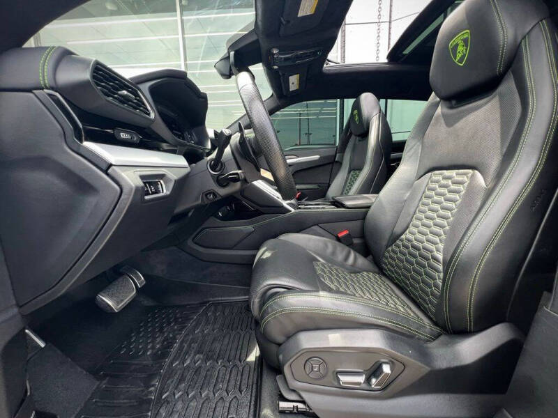 2022 Lamborghini Urus