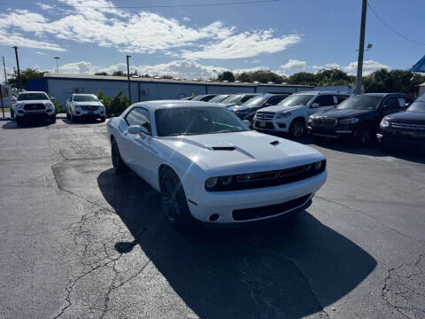 2015 Dodge Challenger SXT