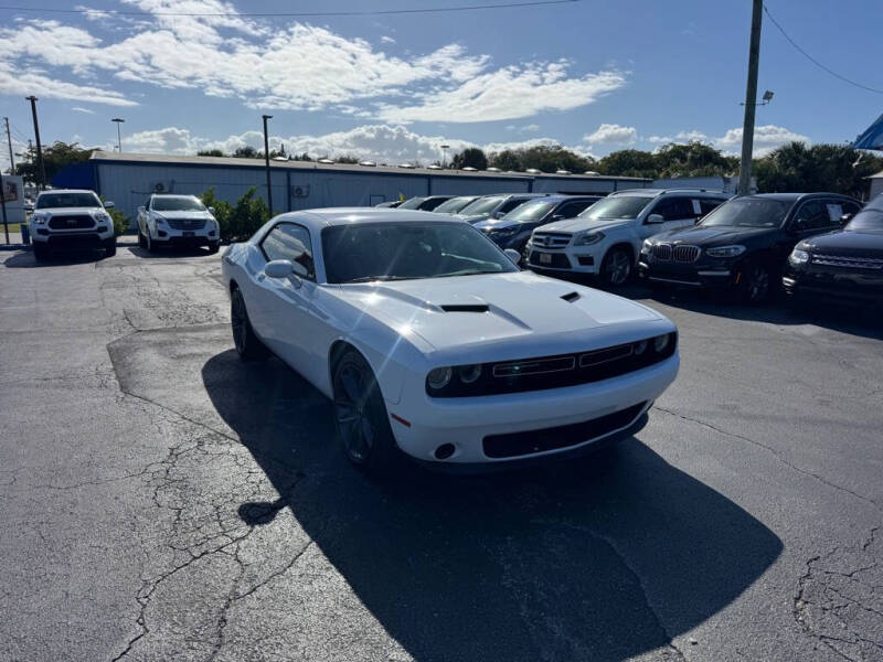 2015 Dodge Challenger SXT