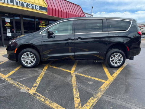 2023 Chrysler Pacifica Touring L