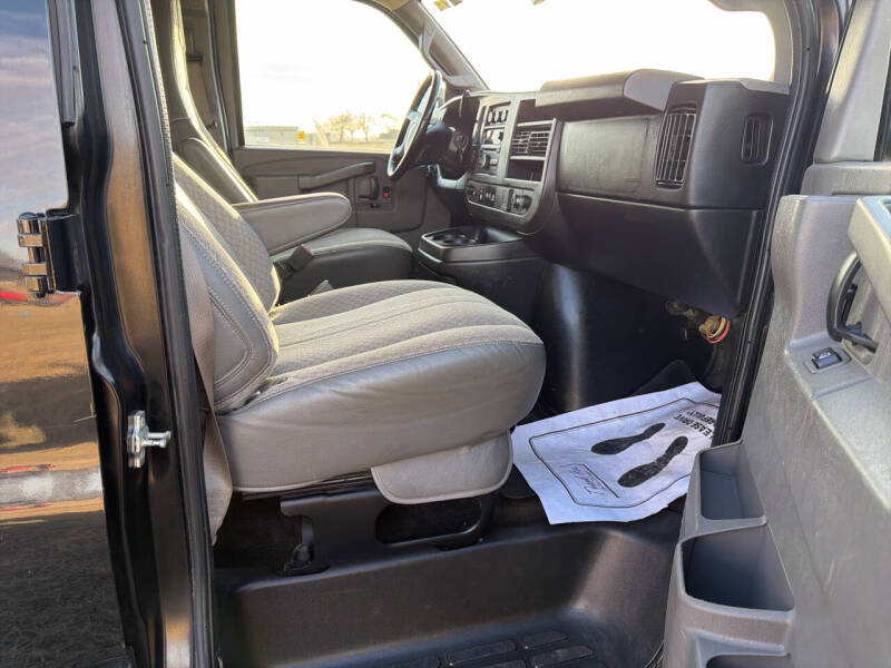 2017 Chevrolet Express LT 3500