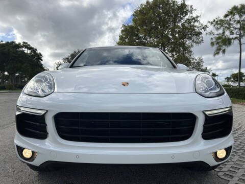 2017 Porsche Cayenne Platinum Edition
