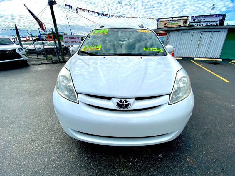 2010 Toyota Sienna XLE