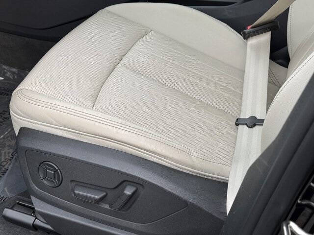 2024 Audi Q8 e-tron quattro Premium Plus