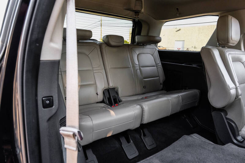 2022 Lincoln Navigator Standard
