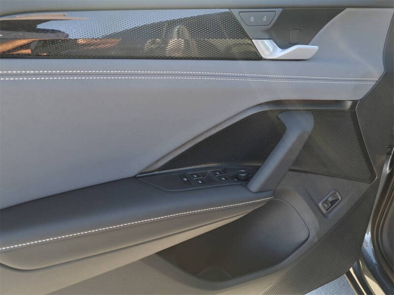 2025 Volkswagen Tiguan SE R-Line Black 4Motion