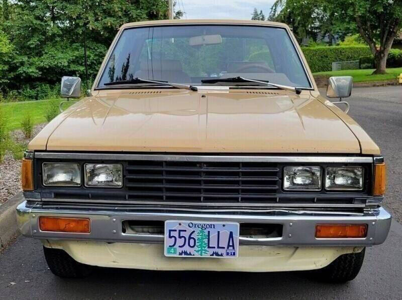 1985 Nissan 720's photo