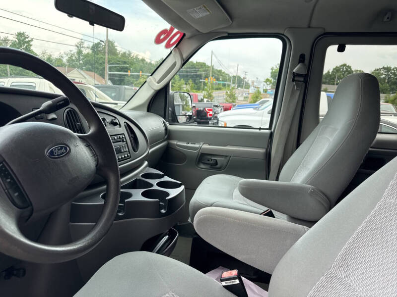 2006 Ford E-Series E-350 SD XLT